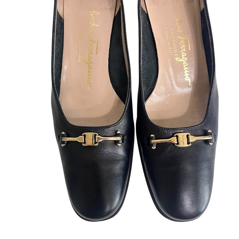 Vintage Salvatore Ferragamo Women’s Black Leather Pumps Gold Buckle Size 7 4A - Picture 6 of 12